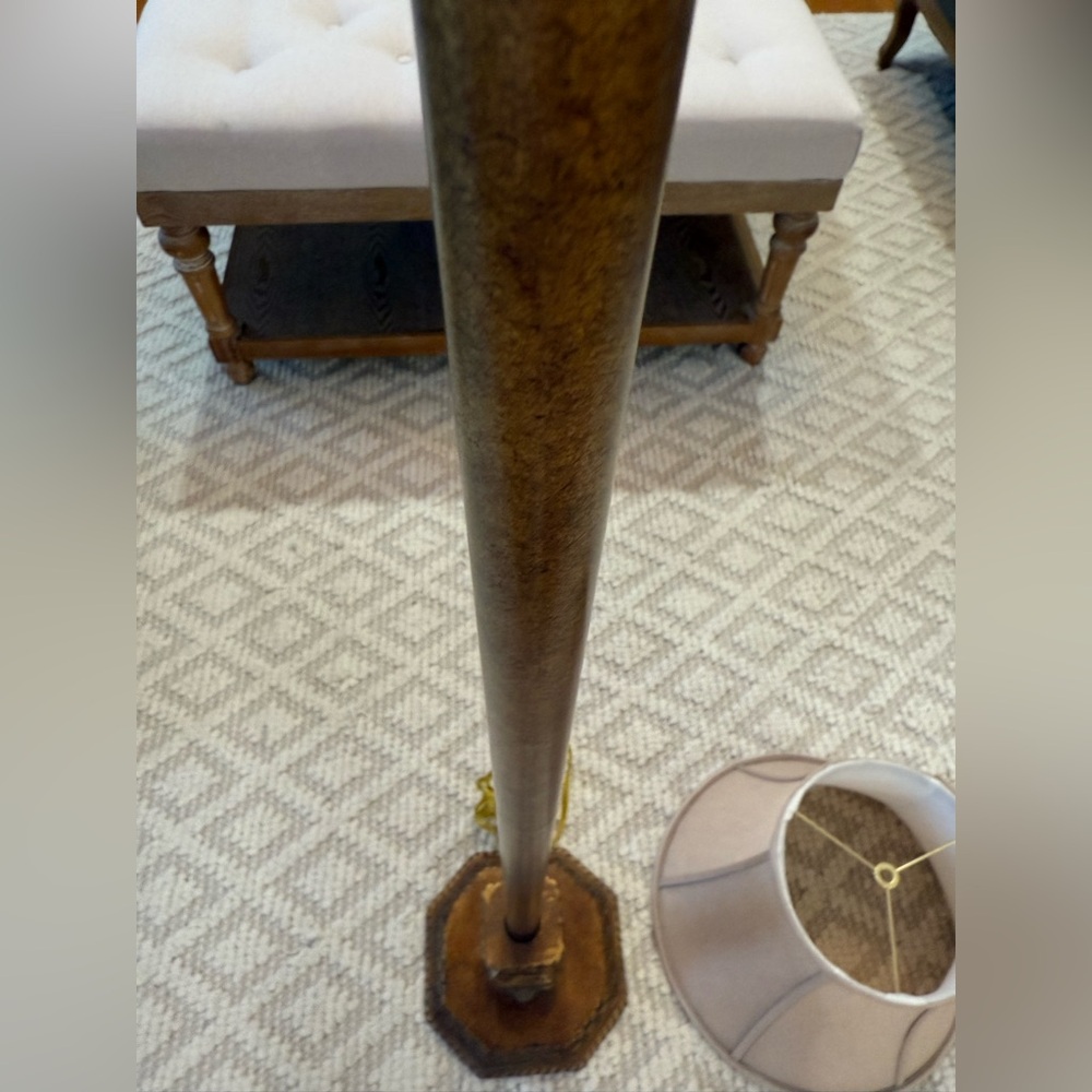OLD-WORLD BRONZE-STYLE FLOOR LAMP — NEOCLASSICAL/TRADITIONAL NEW ENGLAND STYLE - Picture 5 of 8